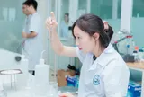 KHỐI NGÀNH SỨC KHỎE TẠI TRƯỜNG ĐẠI HỌC CÔNG NGHỆ ĐÔNG Á TRONG CHIẾN LƯỢC NÂNG CAO CHẤT LƯỢNG ĐÀO TẠO THỰC HÀNH
