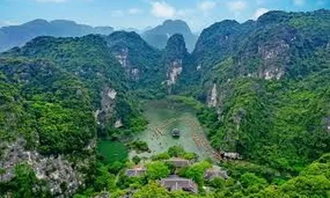 Ninh Bình: Vùng đất di sản đánh thức tiềm năng du lịch xanh