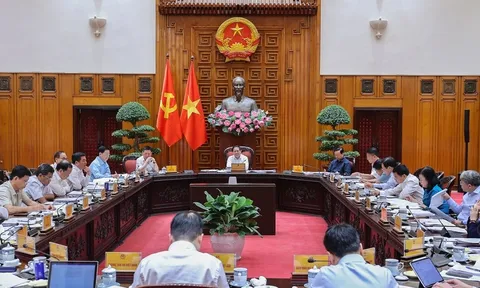 Thủ tướng: Tiếp tục đổi mới tư duy, cách làm trong đầu tư công, tập trung cho các dự án "xoay chuyển tình thế"