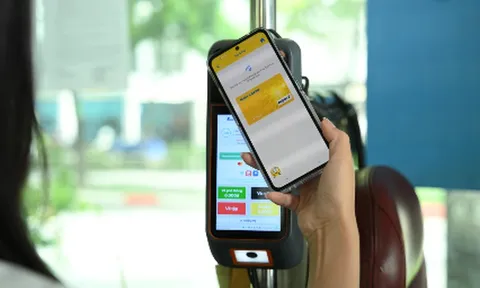 Giao thông công cộng TPHCM hiện đại hóa với thanh toán thẻ NAPAS không tiếp xúc