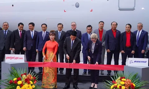 Chủ tịch nước Lương Cường chứng kiến bàn giao tàu bay Boeing đầu tiên cho Vietjet