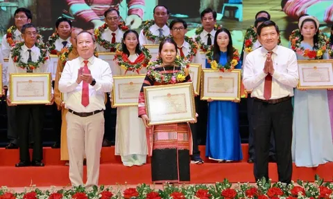 Gia Lai tôn vinh 80 gương điển hình tiên tiến phong trào thi đua yêu nước