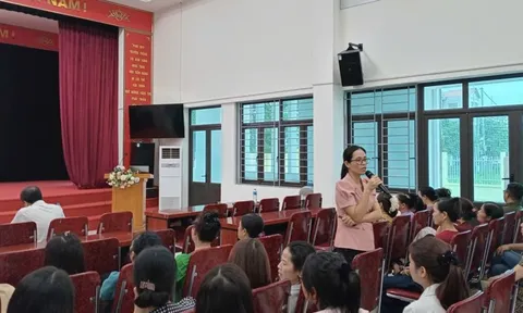 Tập huấn ATTP – Bước mạnh bảo vệ sức khỏe học sinh ở Ngọc Chi (xã Vĩnh Thanh)