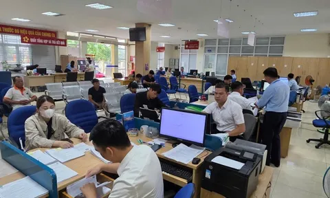 Bộ Chính trị, Ban Bí thư yêu cầu tiếp tục nâng cao hiệu quả hoạt động của hệ thống chính trị và bộ máy chính quyền địa phương 2 cấp