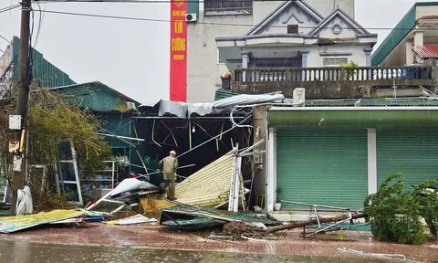 Thủ tướng chỉ đạo khẩn trương khắc phục hậu quả bão số 10 và mưa lũ