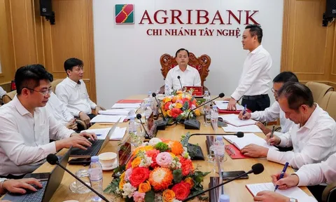 Chủ tịch HĐTV Agribank chỉ đạo khắc phục hậu quả bão số 10