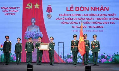 Viettel Telecom nhận Huân chương Lao động hạng Nhất