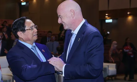 Chủ tịch FIFA muốn xây dựng Học viện Bóng đá FIFA tại Việt Nam