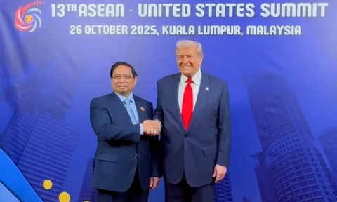 Thủ tướng Phạm Minh Chính gặp Tổng thống Hoa Kỳ Donald Trump