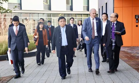 Phó Thủ tướng Nguyễn Chí Dũng thăm Khu Công nghệ Khoa học Sci-Tech