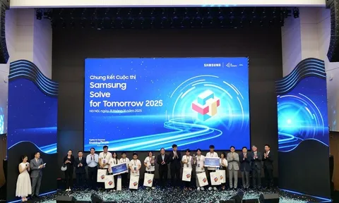 Trao giải "Samsung Solve for Tomorrow 2025" cho các học sinh xuất sắc giải bài toán xã hội bằng công nghệ