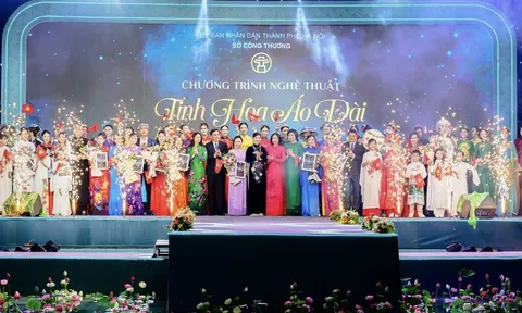 ‘Di sản Thành phố Hồ Chí Minh’: Bản giao hòa giữa quá khứ và hiện đại trong tà áo dài Việt