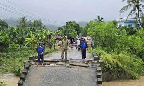 Huy động tổng lực khắc phục hậu quả mưa lũ; ứng phó bão KALMAEGI đang hướng vào Biển Đông