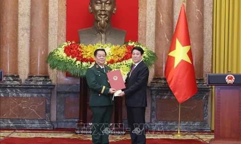 Trao quyết định bổ nhiệm Chủ nhiệm Tổng cục Chính trị và thăng quân hàm Đại tướng, Thượng tướng