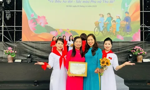 Phụ nữ Ngọc Chi mang “hơi thở làng quê” đến Lễ hội Áo dài Hà Nội