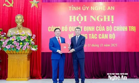 Đồng chí Nguyễn Khắc Thận giữ chức Bí thư Tỉnh ủy Nghệ An