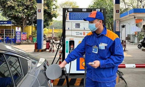 Giá xăng dầu giảm