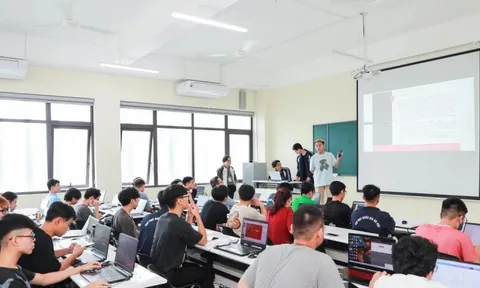 Đào tạo từ xa ngành Ngôn ngữ: Xu hướng mới trong giáo dục đại học và chiến lược của Trường Đại học Thành Đông