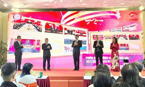 Triển lãm 'Hợp tác hữu nghị Việt Nam - Trung Quốc từ tài liệu lưu trữ'