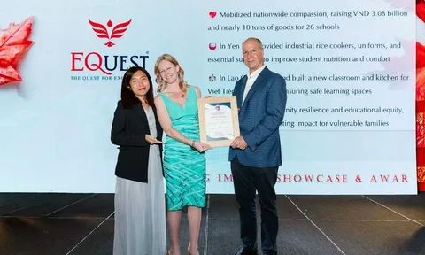 EQuest tiếp tục được AmCham Vietnam vinh danh vì đóng góp bền bỉ cho cộng đồng