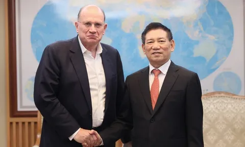 Phó Thủ tướng Hồ Đức Phớc tiếp ông Mark Tucker, Chủ tịch Tập đoàn AIA