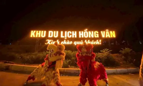 Đẩy mạnh tái cơ cấu nông nghiệp gắn với phát triển du lịch xanh tại làng nghề hoa cây cảnh Hồng Vân