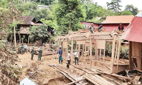 Thủ tướng yêu cầu tập trung khắc phục cơ sở hạ tầng, khôi phục sản xuất kinh doanh sau bão lũ tại khu vực Trung Bộ