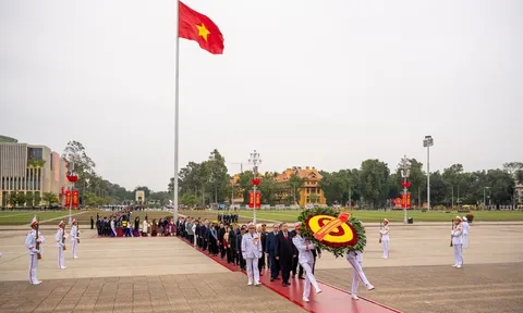 Lãnh đạo Đảng, Nhà nước vào Lăng viếng Chủ tịch Hồ Chí Minh nhân 80 năm Ngày Tổng tuyển cử đầu tiên