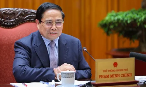 Thủ tướng: Không để thiếu nguồn cung xăng dầu; khẩn trương xây dựng kho dự trữ chiến lược