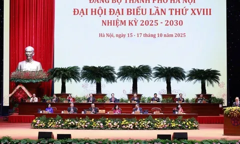 Chùm ảnh: Khai mạc Đại hội đại biểu Đảng bộ TP. Hà Nội lần thứ XVIII, nhiệm kỳ 2025-2030