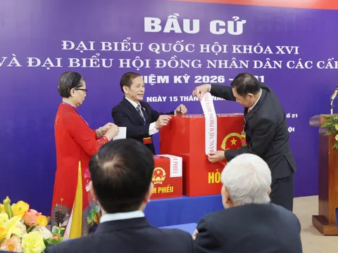 Chùm ảnh: Nhân dân Thủ đô hân hoan thực hiện quyền, nghĩa vụ trong ngày bầu cử