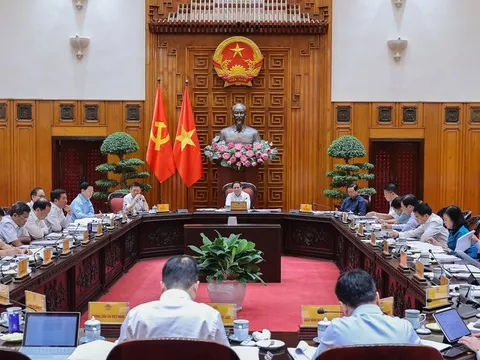 Thủ tướng: Tiếp tục đổi mới tư duy, cách làm trong đầu tư công, tập trung cho các dự án "xoay chuyển tình thế"
