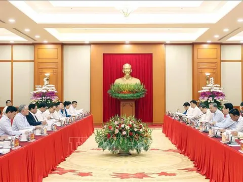 Bộ Chính trị làm việc với Ban Thường vụ Đảng ủy Chính phủ