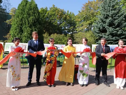 Khai mạc triển lãm ‘Chủ tịch Hồ Chí Minh-Người đặt nền móng cho tình hữu nghị Việt Nam và Liên bang Nga’