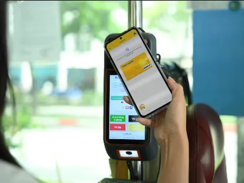 Giao thông công cộng TPHCM hiện đại hóa với thanh toán thẻ NAPAS không tiếp xúc
