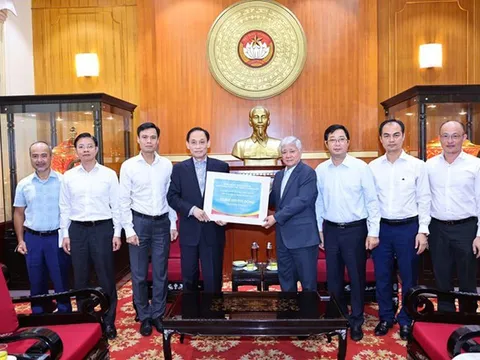 MTTQ Việt Nam tiếp nhận 12 tỷ đồng từ Bộ Ngoại giao và cộng đồng người Việt Nam ở nước ngoài ủng hộ đồng bào bị ảnh hưởng bởi bão lũ