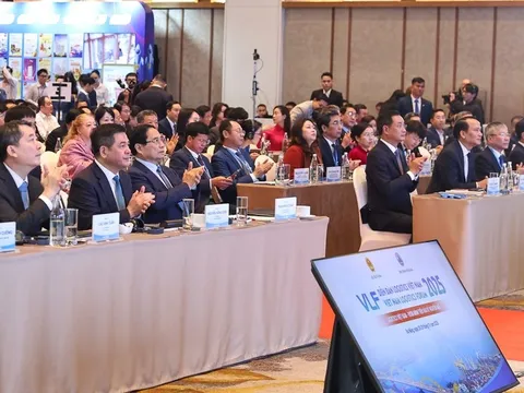Thủ tướng: Đưa Việt Nam trở thành trung tâm dịch vụ logistics hàng đầu Đông Nam Á, châu Á và thế giới