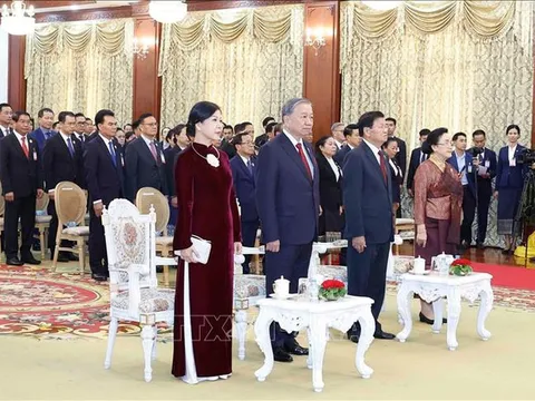 Tổng Bí thư Tô Lâm nhận Huân chương Vàng Quốc gia của Nhà nước Lào