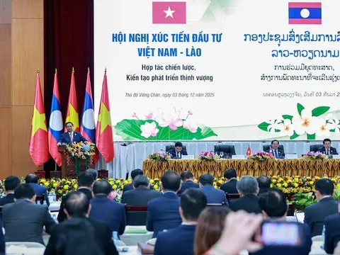 Thủ tướng: Phải chắt chiu và khai thác hiệu quả từng sáng kiến của doanh nghiệp Việt Nam - Lào