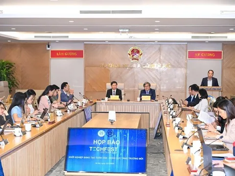 TECHFEST lần đầu tổ chức tại phố đi bộ Hồ Hoàn Kiếm