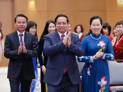 Thủ tướng: Phụ nữ Việt Nam vượt qua chính mình, trở thành lực lượng nòng cốt, nhân tố kiến tạo tiến trình đổi mới và phát triển