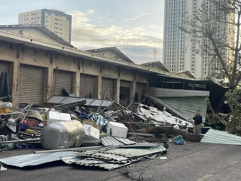 CHÙM ẢNH: Gia Lai khẩn trương ổn định cuộc sống người dân sau bão số 13