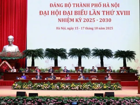 Chùm ảnh: Khai mạc Đại hội đại biểu Đảng bộ TP. Hà Nội lần thứ XVIII, nhiệm kỳ 2025-2030